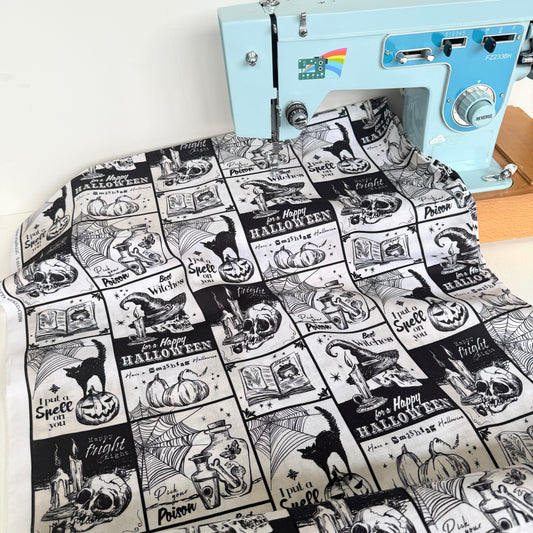 Timeless Treasures - Wicked Patch - Cream