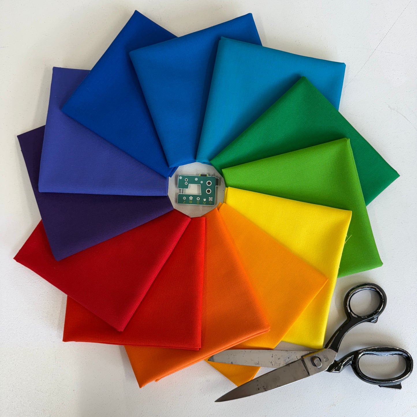 Fat Quarter Bundles: Kona Cotton - Bright Rainbow Palette