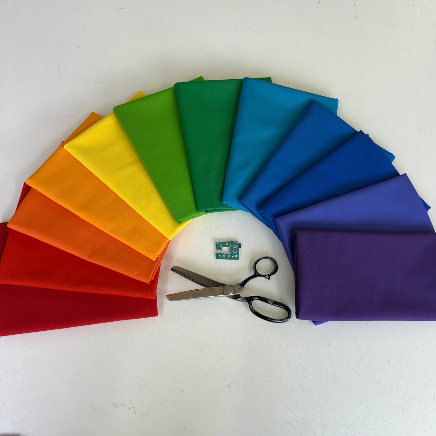 Fat Quarter Bundles: Kona Cotton - Bright Rainbow Palette