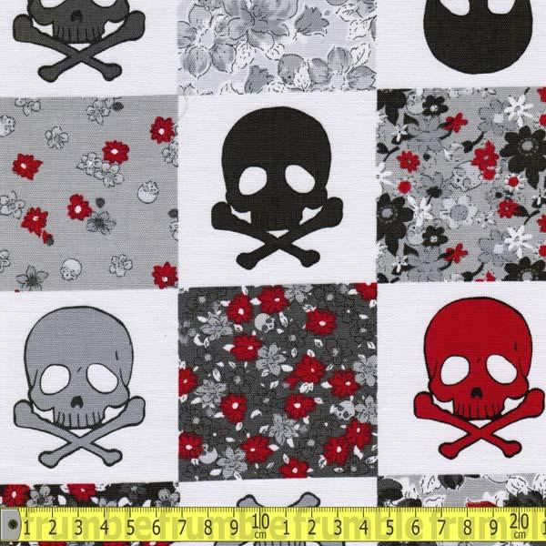Quilt Skulls Grey - Frumble Fabrics