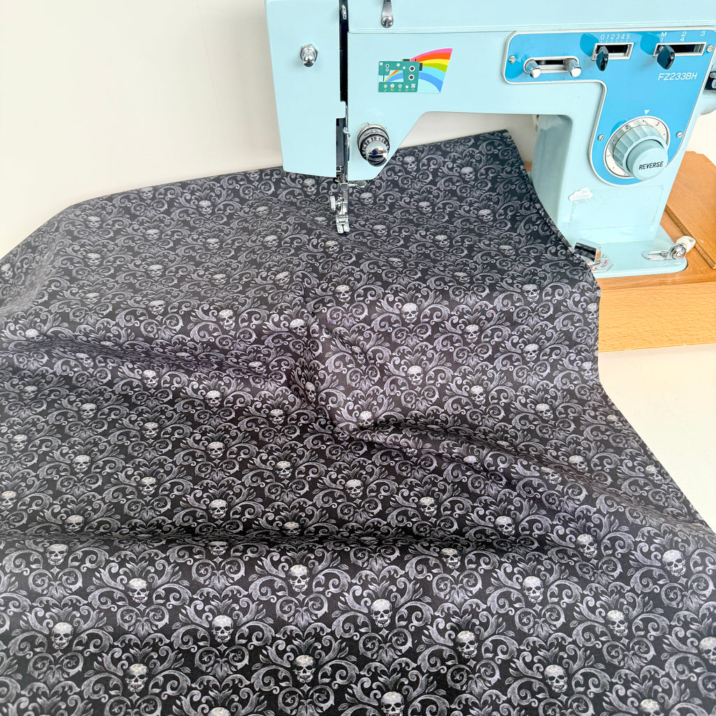 Timeless Treasures - Skull Damask Patterns - Black