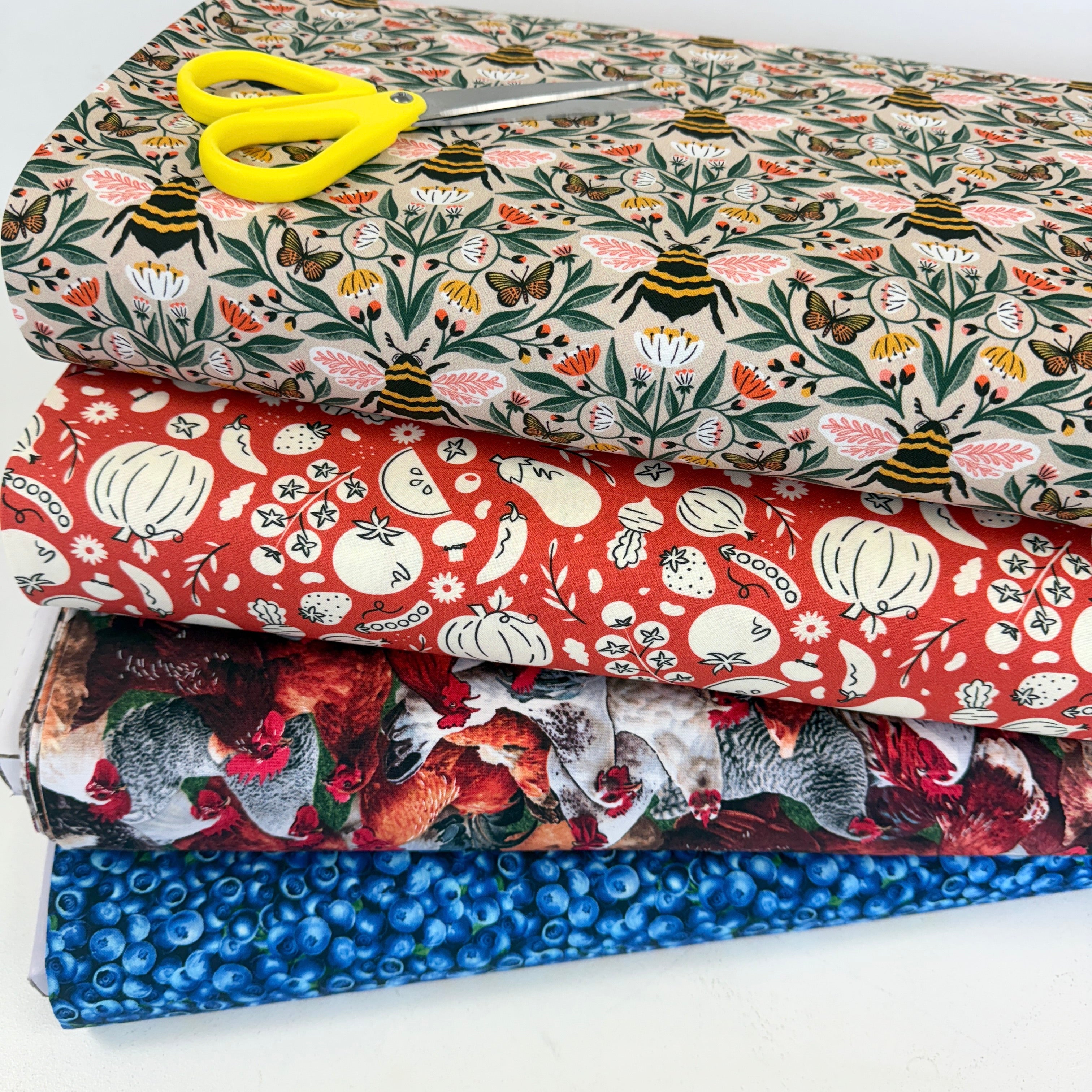 Elizabeth Studio - Farm Animals - Chickens Brown