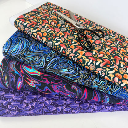 Timeless Treasures - Bioluminescente Mushrooms - Purple