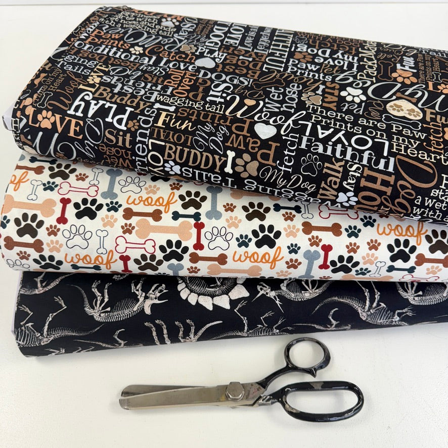 Timeless Treasures - I Love my Dog Text - Black