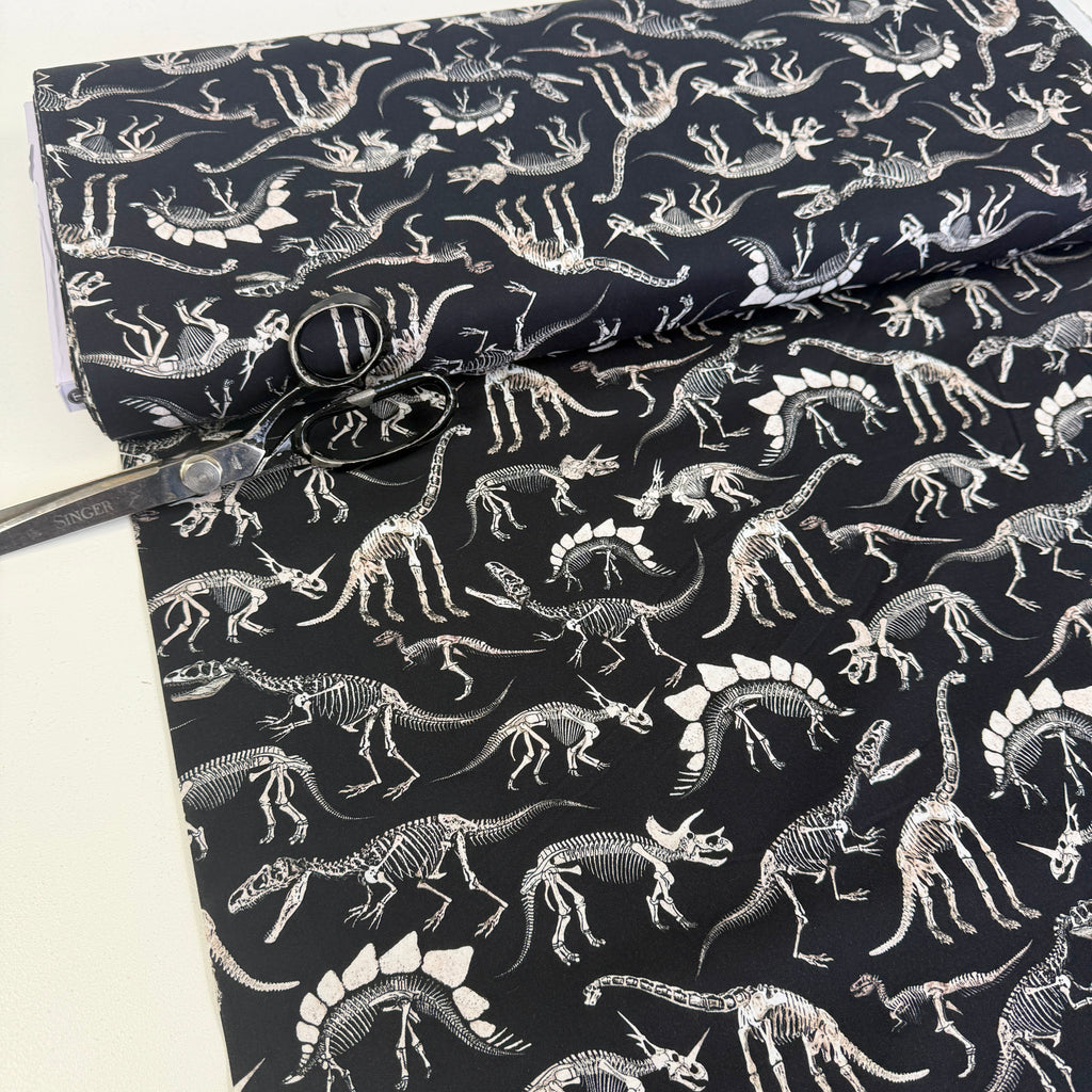 Timeless Treasures - Dinosaurs Skeletons - Black