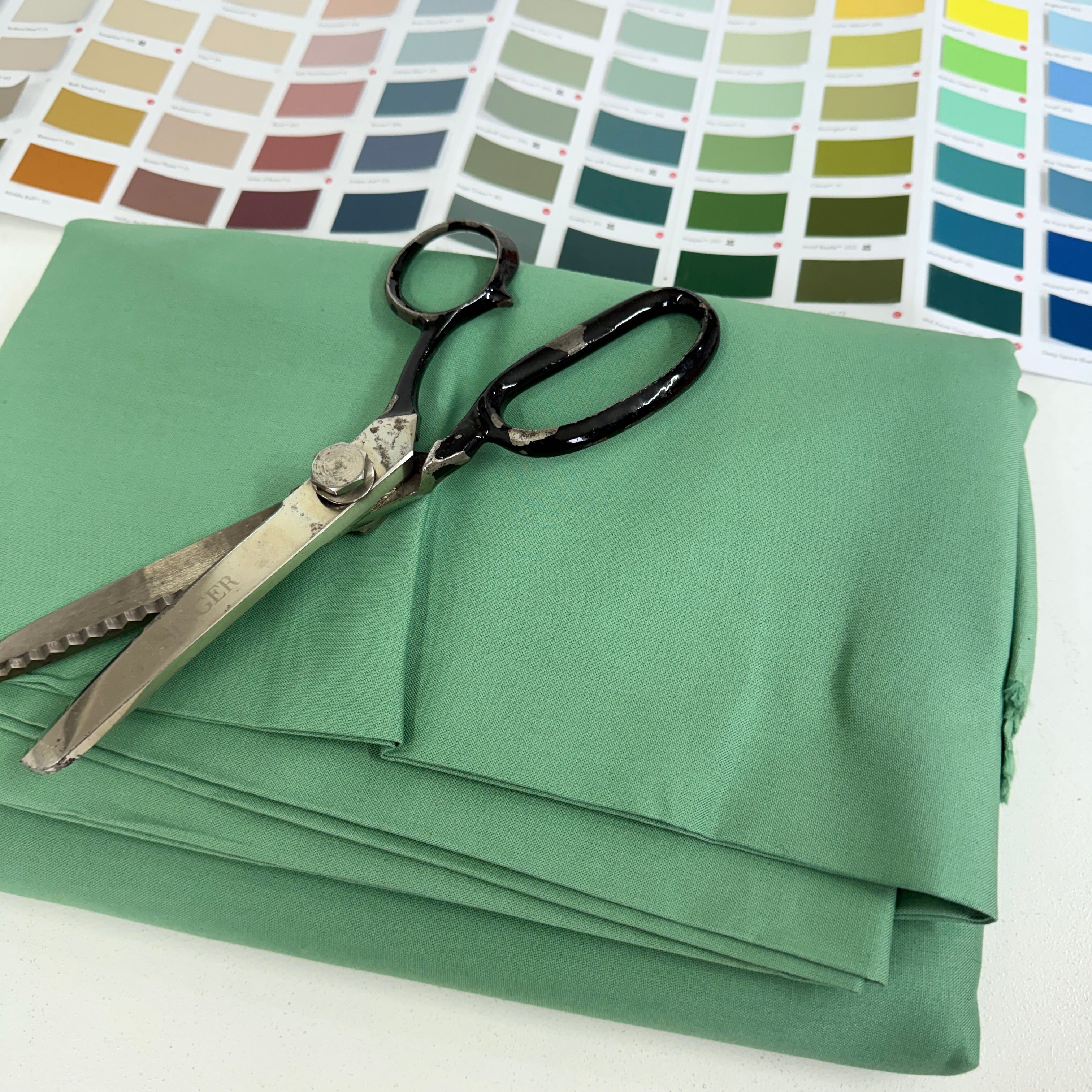 Remnant of Plain Mid Weight Cotton in Aloe Green (440cm)