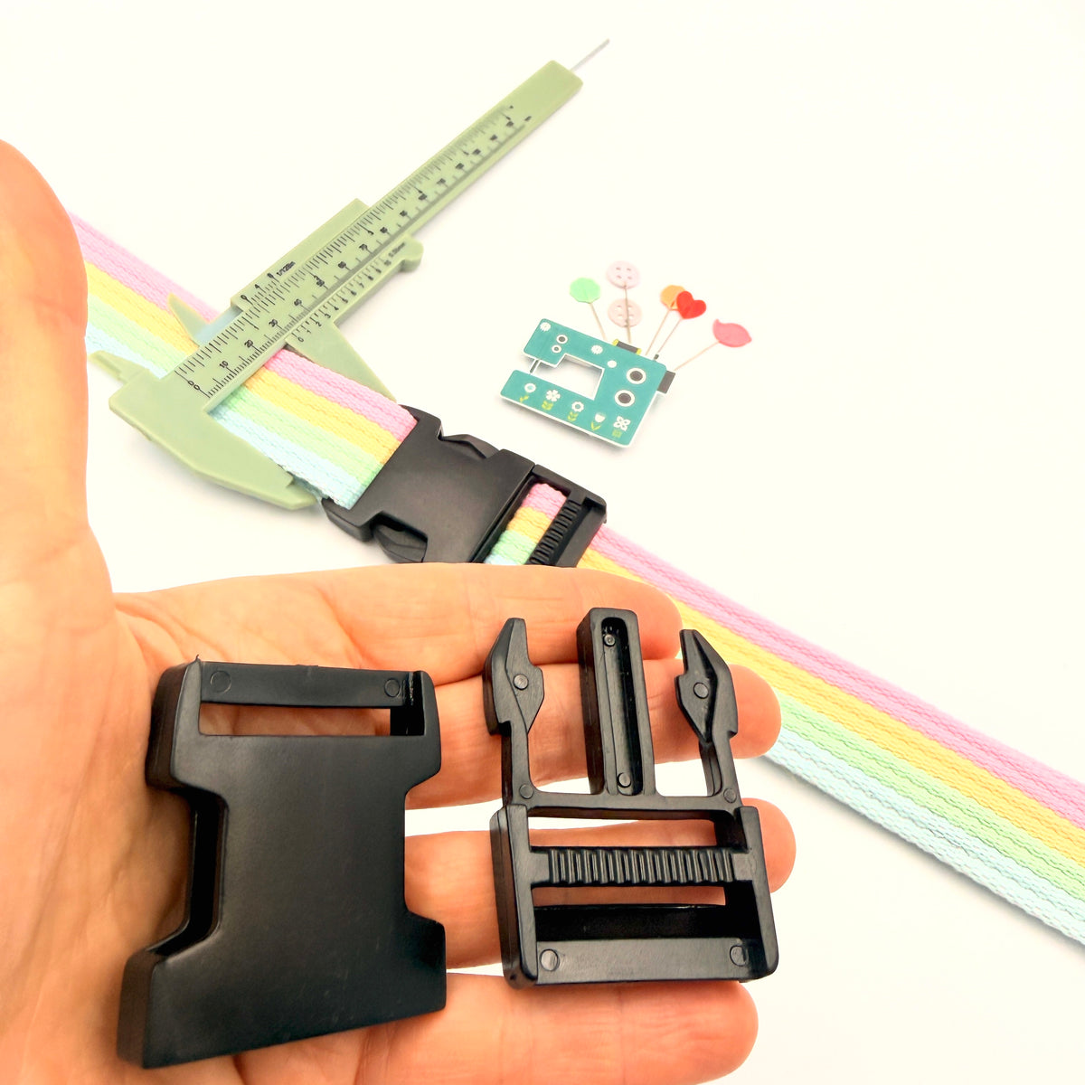 Pair of 30mm Plastic Buckle - Black