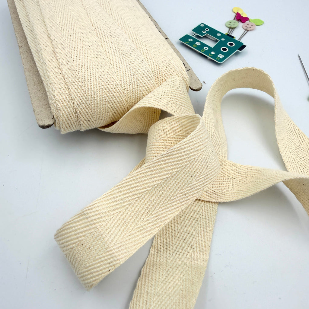 CLEARANCE: Natural/Cream 25mm Cotton Herringbone Tape (14 metres)