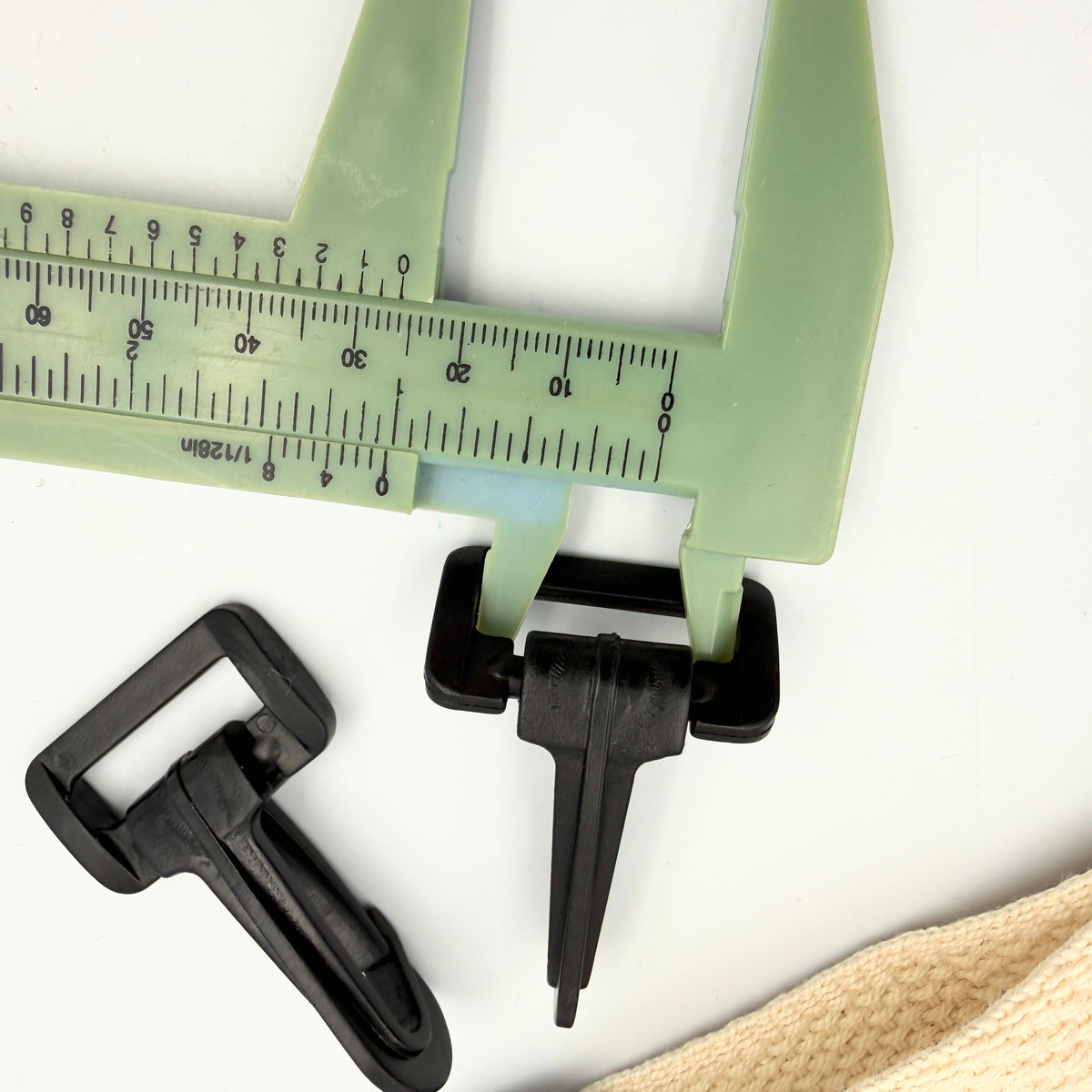 25mm Delrin Swivel Snap Hooks - Black - Pack of 5