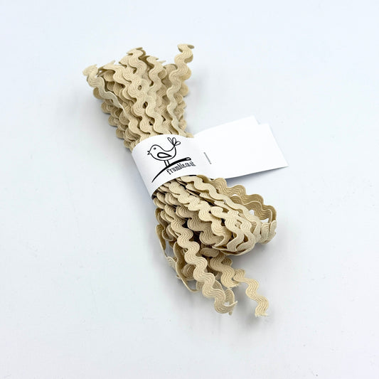 CLEARANCE: 5 Metres Mini 7mm Ric Rac Trim - Oatmeal