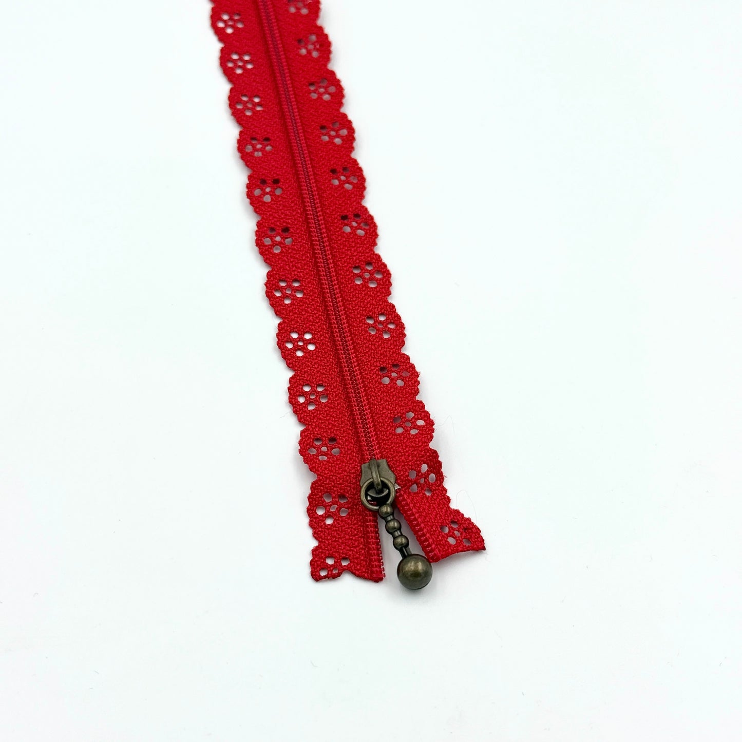 14" (35cm) Lace Edge Design Zip - Choice of Colours