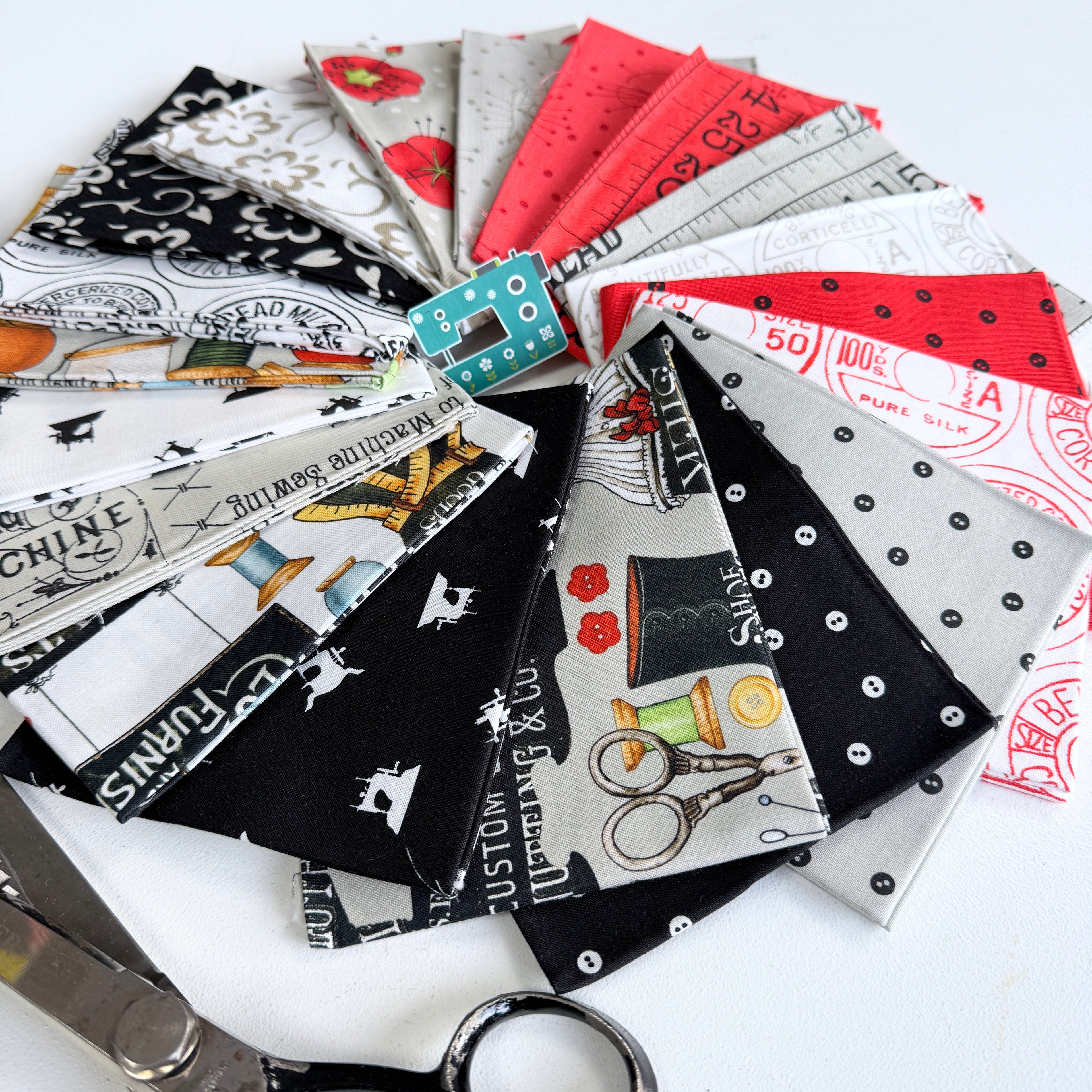 Fat Quarter Bundles: She Who Sews - Pack Two Reds