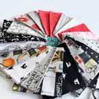Fat Quarter Bundles: She Who Sews - Pack Two Reds