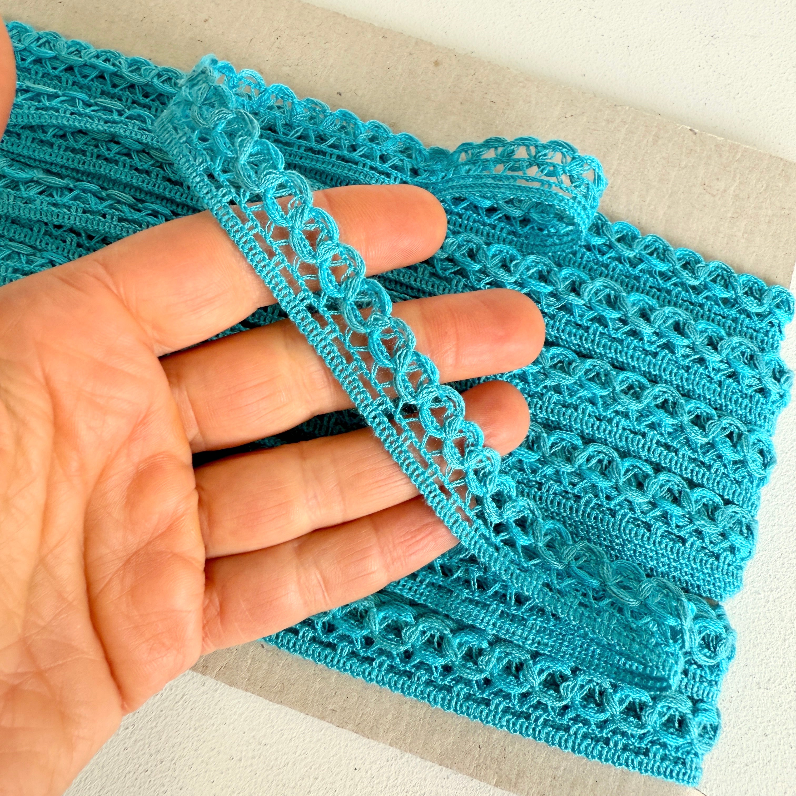 CLEARANCE: Acrylic Lace Reds - 15 Colours - Approx. 20m