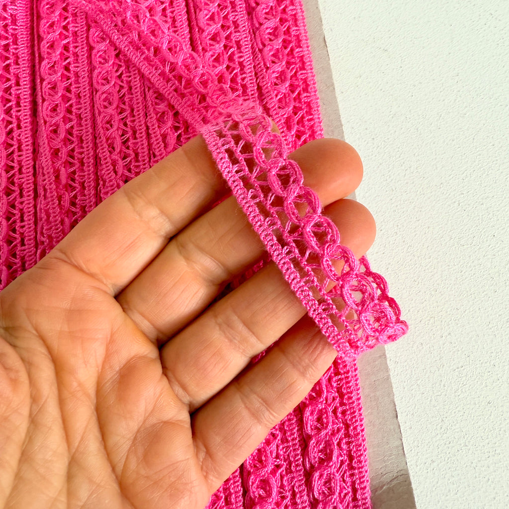 CLEARANCE: Acrylic Lace Reds - 15 Colours - Approx. 20m