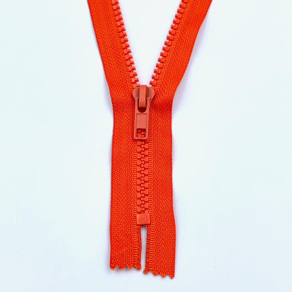 25cm Plastic Chunky Zips - Size No.5 - Closed End