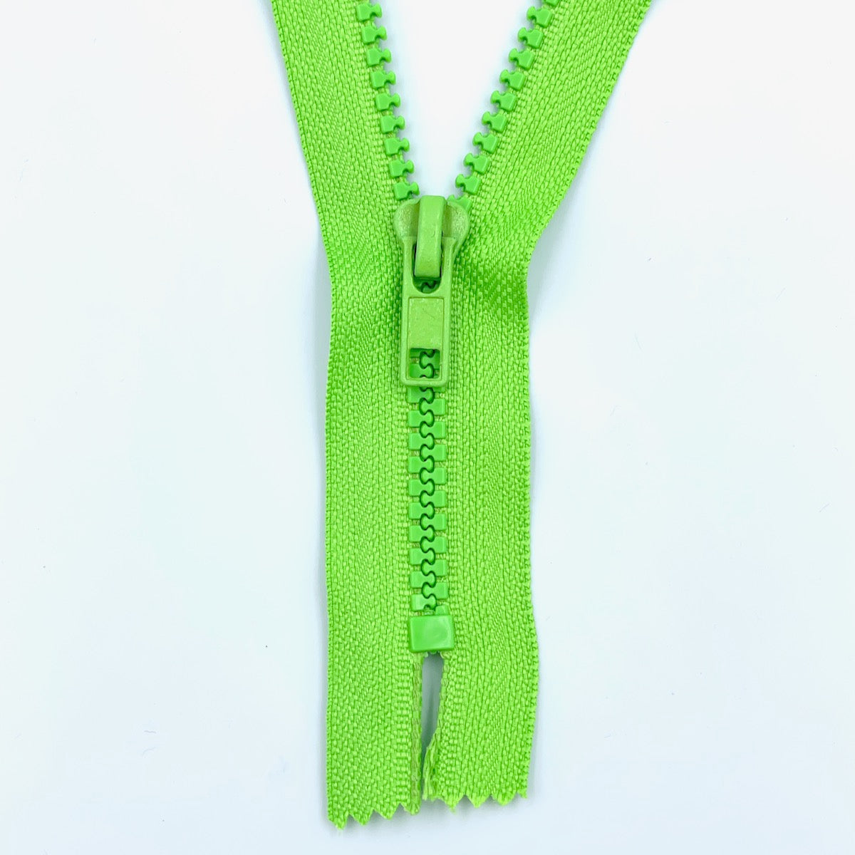 25cm Plastic Chunky Zips - Size No.5 - Closed End