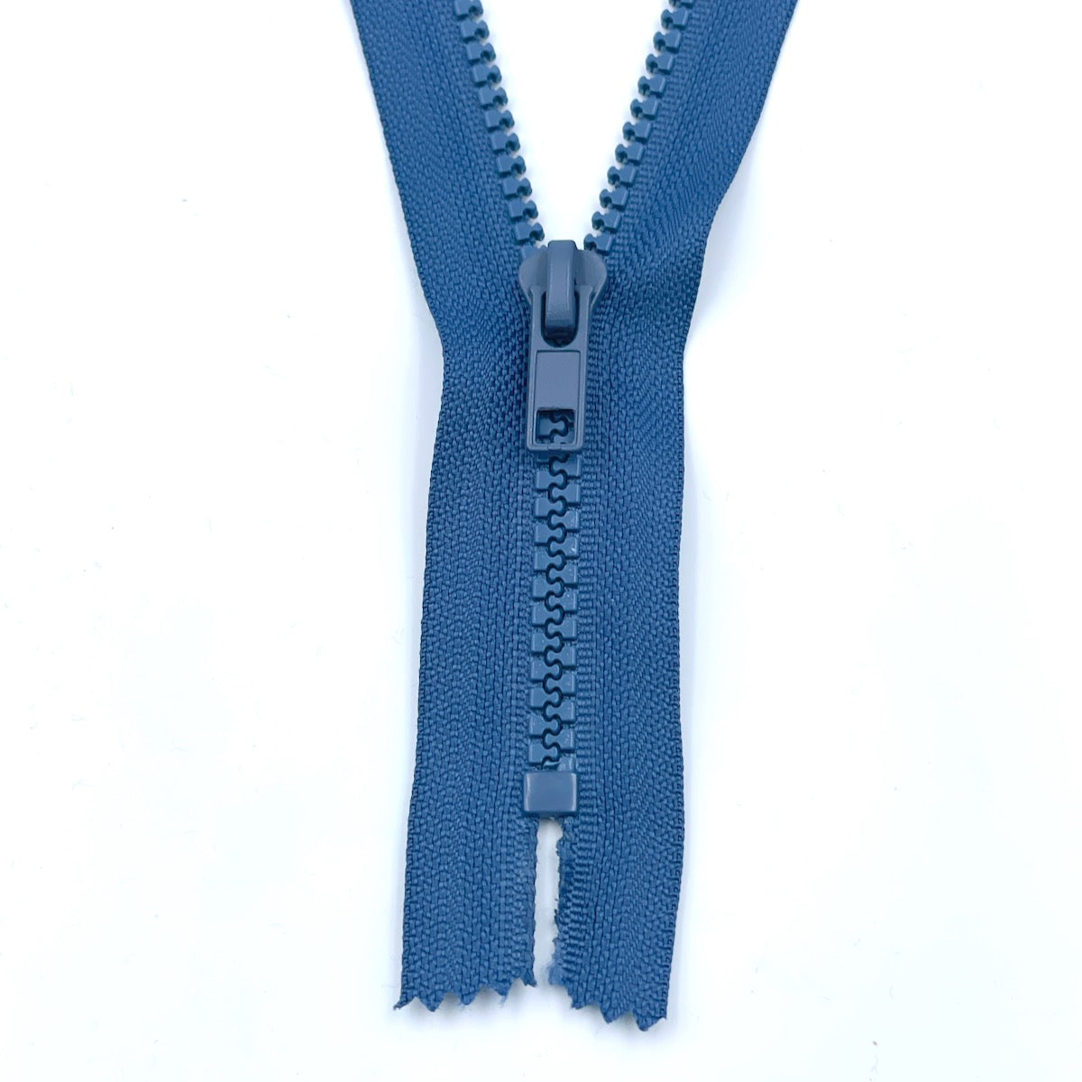 17cm Plastic Chunky Zips - Size No.5 - Closed End