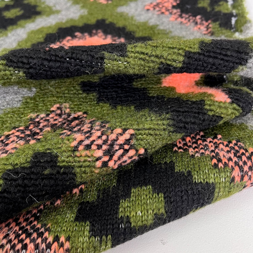 Remnant of Jumbo Aztec - Wooly Knitted Jacquard - Dark Green (115cm)