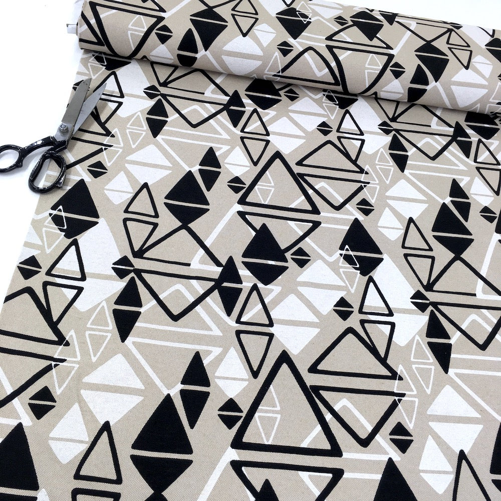 Remnant of Aztec Triangles - Canvas Linen Look - Black (217cm)