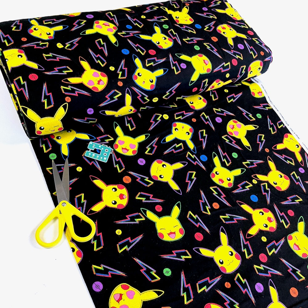 Remnant of Robert Kaufman - Cotton Flannel - Pokemon Pikachu Lightning Black (37cm)