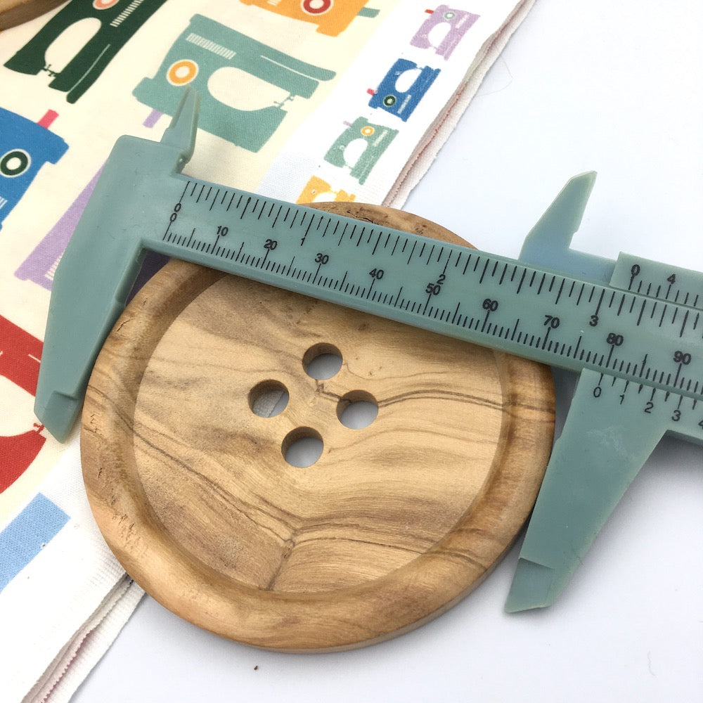 x1 Giant Olive Wood Natural Button - 8cm / 3 inch - 125L
