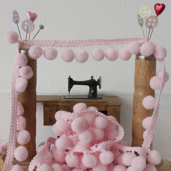 Medium Pom Pom Trim - Frumble Fabrics
