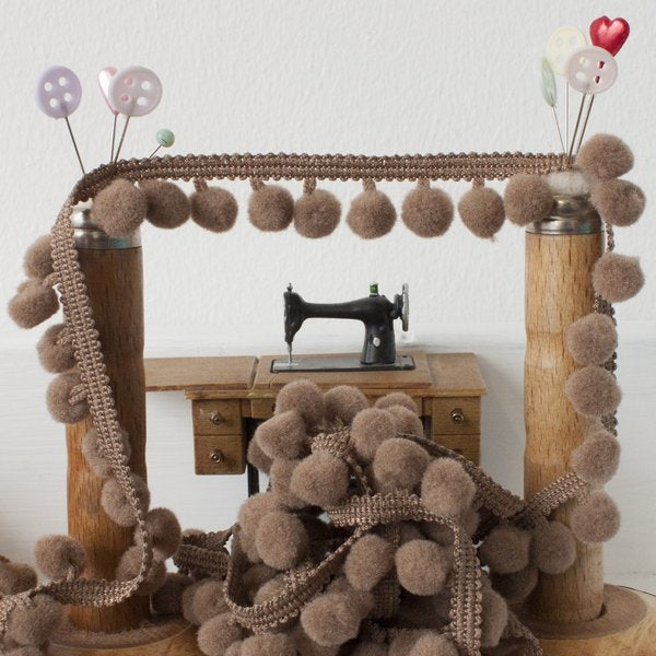 Medium Pom Pom Trim - Frumble Fabrics