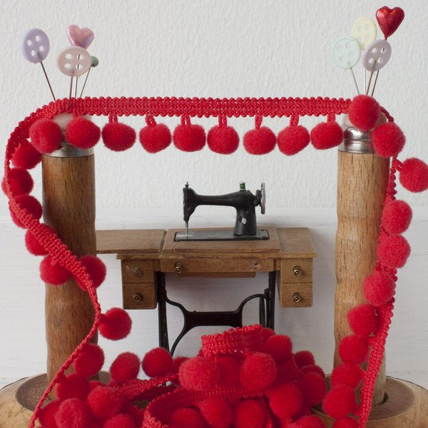 Medium Pom Pom Trim - Frumble Fabrics