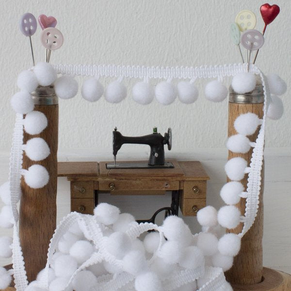 Medium Pom Pom Trim - Frumble Fabrics