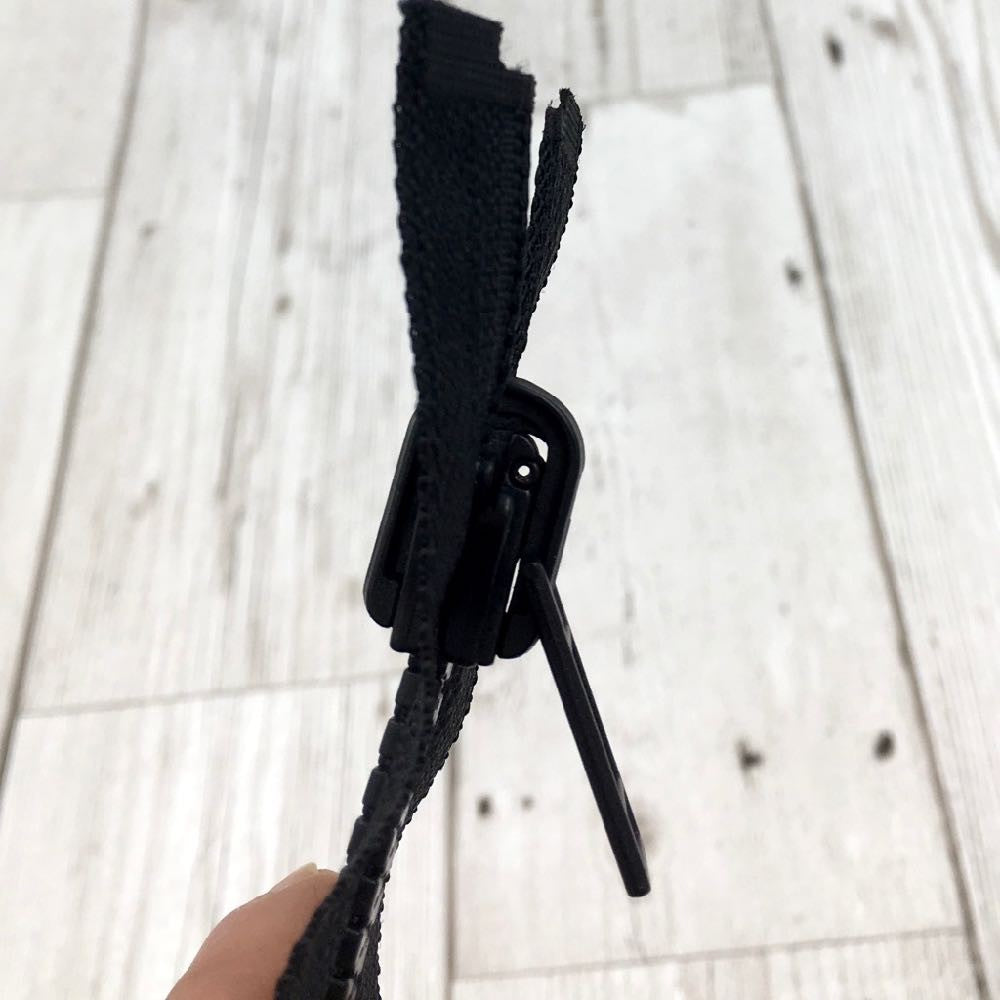 24 Inch (61cm) Chunky Reversible Zip - Black - Frumble Fabrics